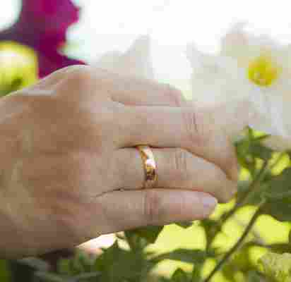 ¿Las alianzas de boda deben ser iguales o diferentes?